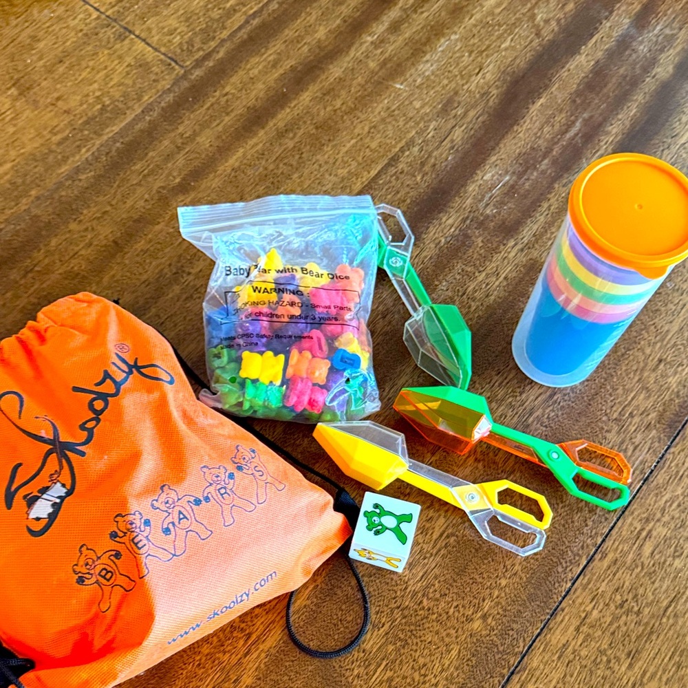 SKOOLZY Colorful Kids Play Set with Bear Counters